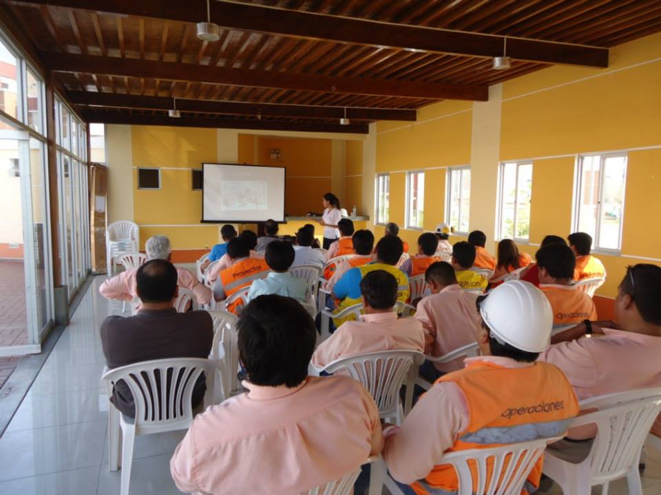 FOTO 2 NUESTRO COLABORADORES